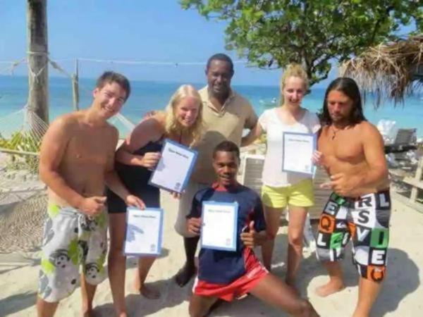 Mana Lagoon Backpackers Buitenkant foto