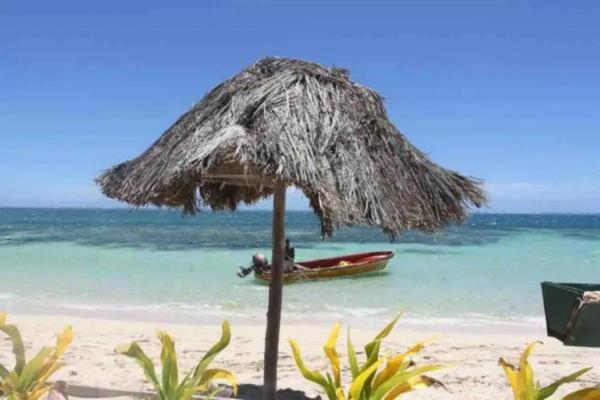 Mana Lagoon Backpackers Buitenkant foto