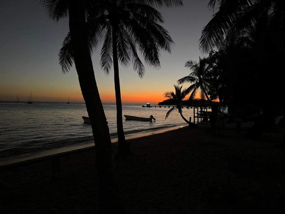Mana Lagoon Backpackers Buitenkant foto